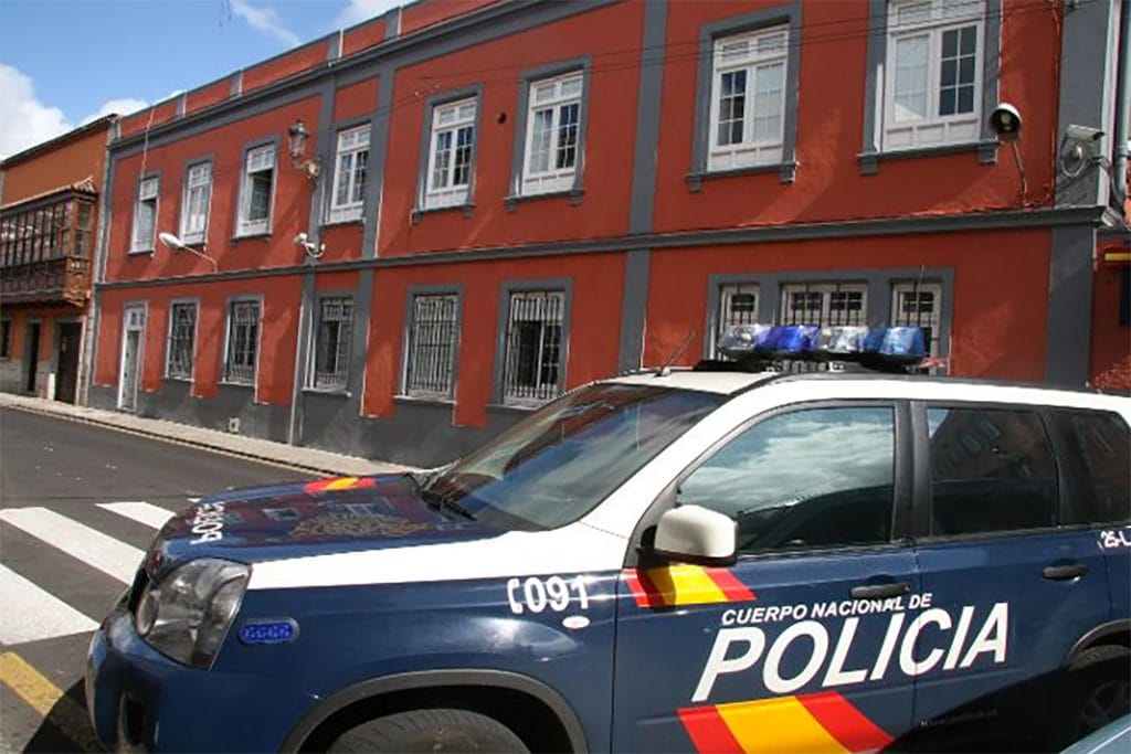 Поцелуи и объятия как метод воровства у восточноевропейцев на Канарах
