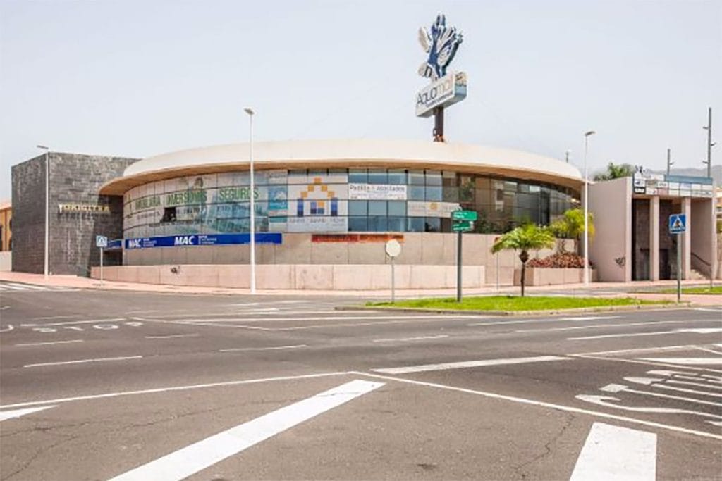Две машины горели в результате пожара в Costa Adeje