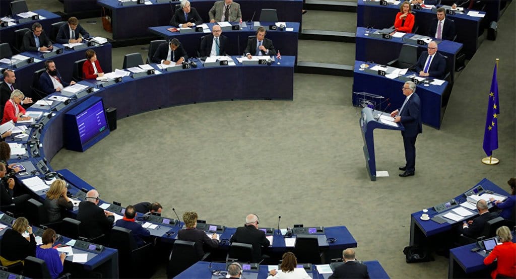 Брюссель считает, что декларация собственности за рубежом является незаконной Брюссель считает, что декларация собственности за рубежом является незаконной