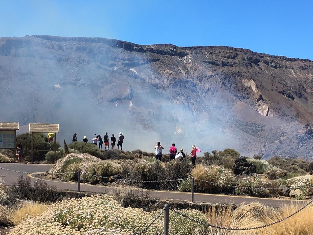 Огонь на Teide: обнаружены два очага возгорания