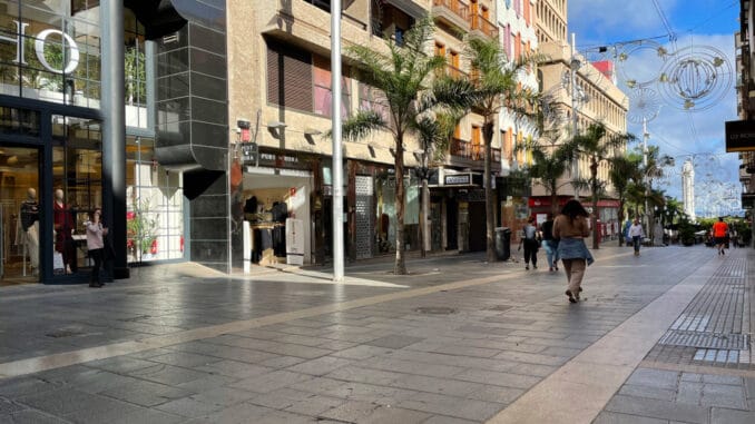 Тенерифе: в столице установили 20 камер для слежения за людьми Тенерифе: в столице установили 20 камер для слежения за людьми