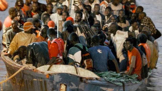 Канары: ничто не останавливает поток лодок с нелегальными мигрантами Канары: ничто не останавливает поток лодок с нелегальными мигрантами