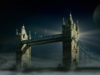 Туристы из Великобритании почти уже за горизонтом...