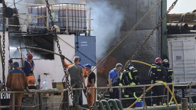 Канары: пожар на российском судне унёс жизни нескольких человек Канары: пожар на российском судне унёс жизни нескольких человек