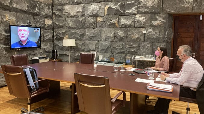 Тенерифе: туристы могут прилетать посмотреть на "местный цирк"