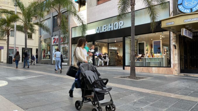 Туризм на Канарских островах уже опасается третьей волны Covid-19 Туризм на Канарских островах уже опасается третьей волны Covid-19