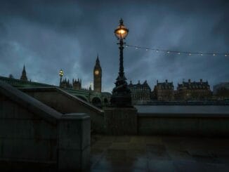 Не ждите летом англичан, Канары