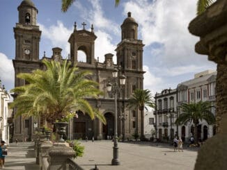 Четверо мигрантов задержаны за попытку ограбления женщины