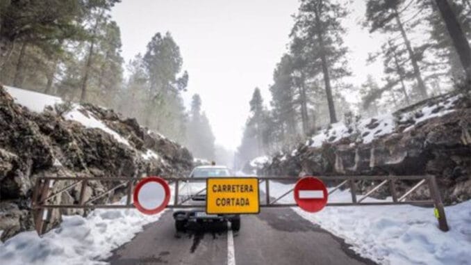 Закрываются дороги к Тейде из-за появления льда Закрываются дороги к Тейде из-за появления льда