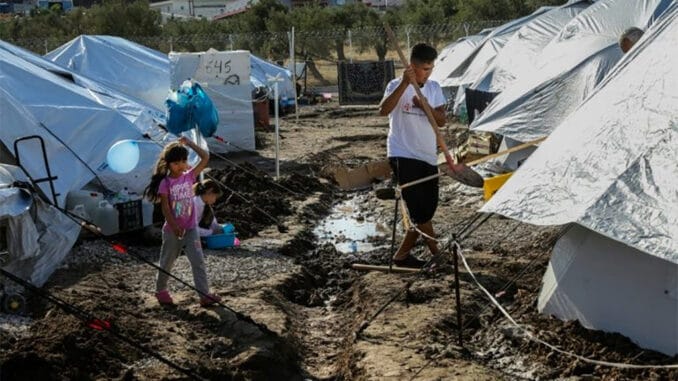 Канары взбунтовались против планов ЕС превратить острова в тюрьму для мигрантов Канары взбунтовались против планов ЕС превратить острова в тюрьму для мигрантов