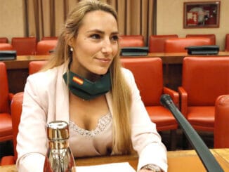 Депутат от Vox сравнила анальный тест на коронавирус с изнасилованием