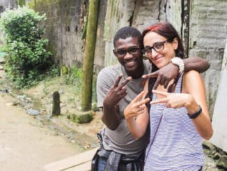 "Мы утонем, если нас срочно не спасут!" - или кто помогает мигрантам попасть на Канары