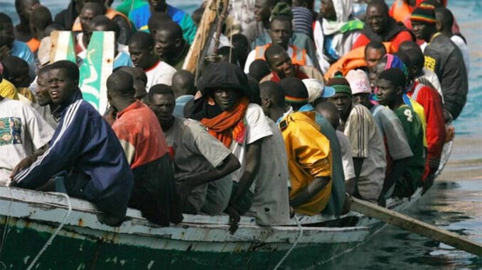 Полиция говорит о десятках несовершеннолетних, возвращаемых каждую неделю в Марокко Полиция говорит о десятках несовершеннолетних, возвращаемых каждую неделю в Марокко