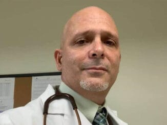 Врач из Майами: эта пандемия будет длиться до тех пор, пока этого хотят правительства