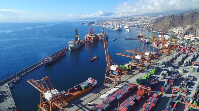 Мигранты плывут на Канары, мигранты бегут с Канар Мигранты плывут на Канары, мигранты бегут с Канар