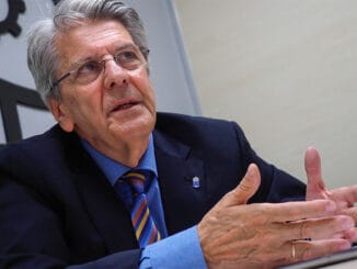 Плохой, плохой Тенерифе! Тебя опять оставили в углу, а Гран-Канария опять опустили