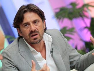 Отельеры требуют разъяснений: почему нужно носить маску на пляжах и на природе?