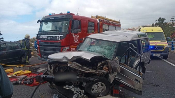 Тенерифе: трое пострадавших при столкновении автомобилей в Icod de los Vinos Тенерифе: трое пострадавших при столкновении автомобилей в Icod de los Vinos