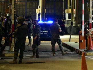 Будни мигрантов на Канарах в эти дни: грабежи, драки и нападения на жителей