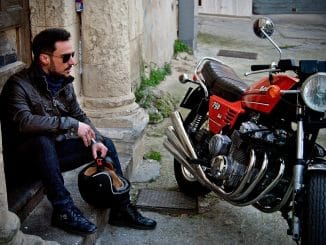 "Не разбивайте ваше желание жить об асфальт" - министр просит мотоциклистов в их праздник