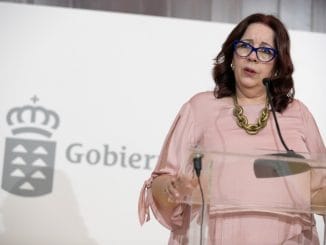 В канарских школах меняются только мухи: дети на уроках будут сидеть в масках