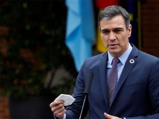 Как я рад, как я рад - мы оставим "маскарад"! Все гуляем - стар и млад!