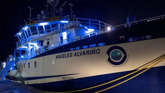 Судно "Ángeles Alvariño" продолжит после ремонта поиски тел в океане Судно "Ángeles Alvariño" продолжит после ремонта поиски тел в океане