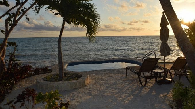 Бум "нового старого бизнеса" на Канарских островах: почасовая аренда террас и бассейнов