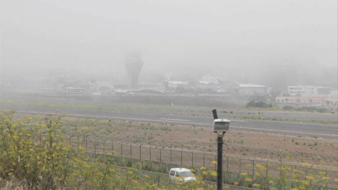 Тенерифе: туман вынудил отменить рейсы из северного аэропорта и перенаправить прибывающие на юг Тенерифе: туман вынудил отменить рейсы из северного аэропорта и перенаправить прибывающие на юг