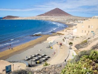 В El Médano снова запрещено купаться, обнаружено заражение бактериями