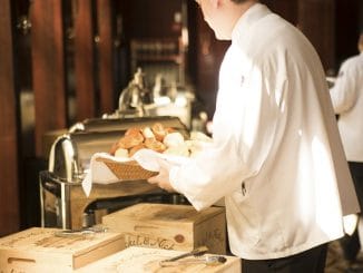 Продажи сектора услуг на Канарских островах выросли в середине лета на 24,1%