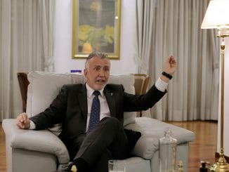 Torres призывает разобраться с классификацией смертей "из-за" и "с" Covid-19