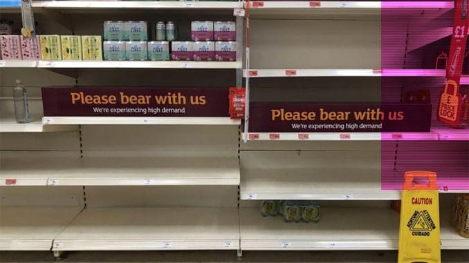 Британцы будут летать на Канары за едой? Brexit опустошил полки магазинов