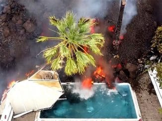 La Palma: стена лавы высотой в 12 метров продолжает двигаться к океану