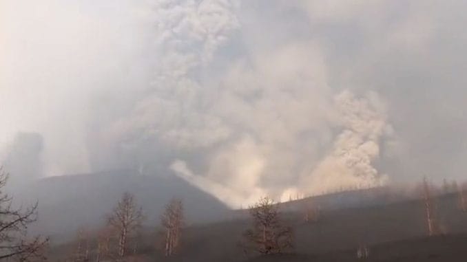 Учёные говорили - нет, вулкан же не послушался и ответил - да! Учёные говорили - нет, вулкан же не послушался и ответил - да!