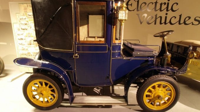 Хотите электромобиль? Его зарядка в Испании уже подорожала на 135 процентов Хотите электромобиль? Его зарядка в Испании уже подорожала на 135 процентов