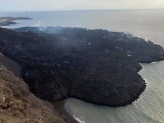 Мегацунами? Пока нет, но о взрывах и волнах уже говорят из Pevolca