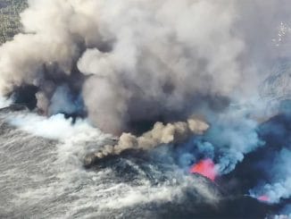 Вулкану понравились "новые головы": Cumbre Vieja "отрастил" сегодня ещё одну