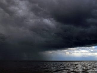 На Канарских островах с четверга разгуляется атлантический шторм