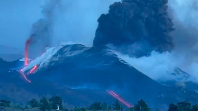 Более сотни землетрясений на Канарских островах, самая высокая интенсивность - на Тенерифе Более сотни землетрясений на Канарских островах, самая высокая интенсивность - на Тенерифе