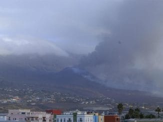 Вулкан на острове La Palma отдохнул и вновь напомнил о себе островитянам