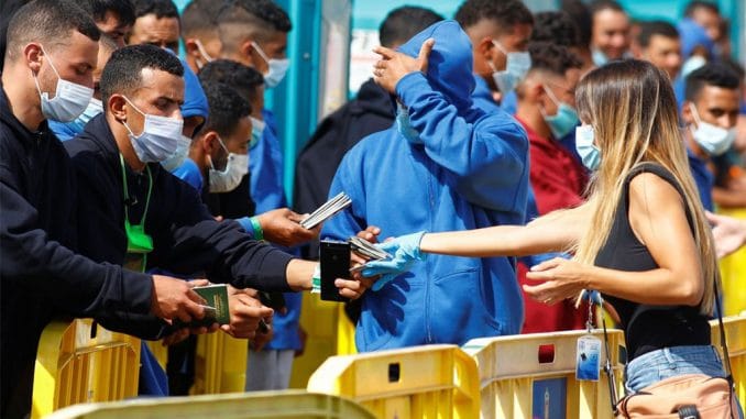 Шестеро малолетних магрибинцев задержаны за угрозы воспитательницам приюта Шестеро малолетних магрибинцев задержаны за угрозы воспитательницам приюта