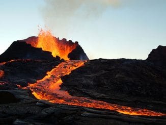 Кто во что горазд: учёные спорят, когда закончится извержение вулкана на La Palma