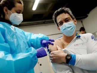 ВОЗ пугает ростом заражений, на Канарах правительство обещает жить без ограничений