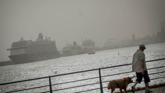 Новогодний подарок из Африки: калима накрывает Канарские острова Новогодний подарок из Африки: калима накрывает Канарские острова