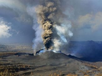 Вулкан Cumbre Vieja в раздумьях: то ли успокоиться, то ли продолжать бушевать