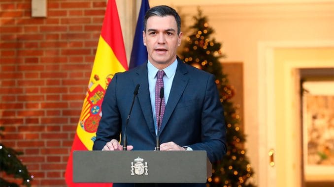 Президент Испании принял решение: маска снова станет обязательной везде Президент Испании принял решение: маска снова станет обязательной везде