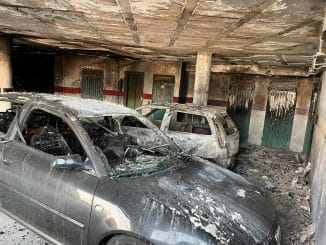 Пожар в гараже здания в Granadilla de Abona. Сгорели автомобили, зданию причинён ущерб