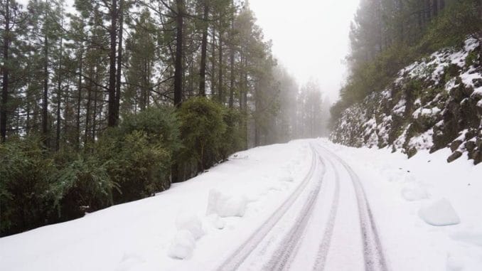 Гражданская гвардия прибыла к Тейде с задачей не допускать возникновения скопления людей Гражданская гвардия прибыла к Тейде с задачей не допускать возникновения скопления людей