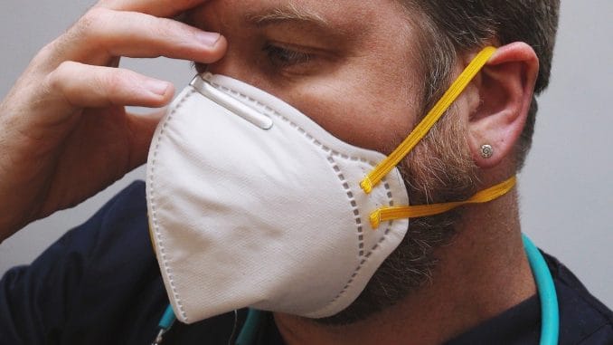 На Канарах не торопятся снимать маски в закрытых помещениях На Канарах не торопятся снимать маски в закрытых помещениях